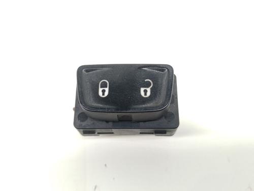 Used Switch Switch FIAT 500X (334_) 1.6 D Multijet (334AXA1B, 334AXA11) (120 hp) 32184230 32184230