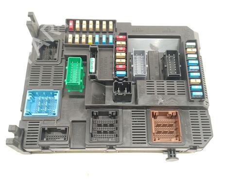 Used Fuse box Fuse box PEUGEOT 208 I (CA_, CC_) 1.2 THP 110 (110 hp) 33939318 33939318