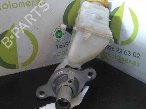 Used Brake master cylinder FIAT GRANDE PUNTO (199_) 1.3 D Multijet (199.AXD11, 199.AXD1A, 199.AXD1B,... (90 hp) 3060005