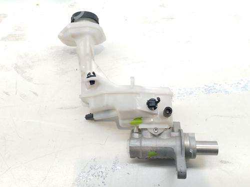 Used Brake master cylinder RENAULT KADJAR (HA_, HL_) 1.6 dCi 130 (HLA4) (130 hp) 25781872