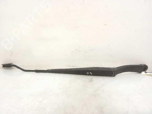 Used Front windshield wiper arm KIA SPORTAGE II (JE_, KM_) [2004-2011]  5110906