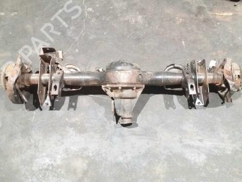 Used Rear axle MITSUBISHI PAJERO III (V7_W, V6_W) [1999-2007]  4864995