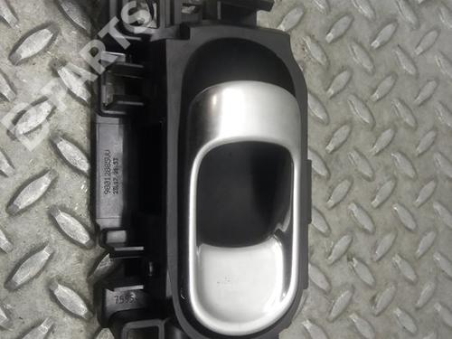 front-right-interior-door-handle-citroen-c4-cactus-16-bluehdi-100-2014-9428121 main image