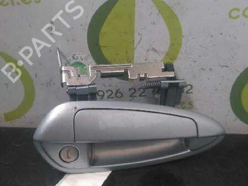 Used Front right exterior door handle FIAT GRANDE PUNTO (199_) 1.3 D Multijet (199.AXD11, 199.AXD1A, 199.AXD1B,... (90 hp) 3051253