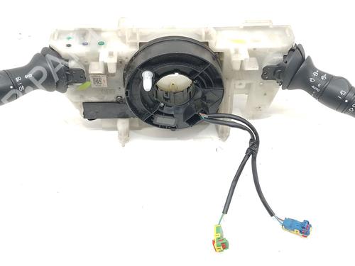 switch-renault-megane-iii-hatchback-bz01_-b3_-2008-31997062 main image