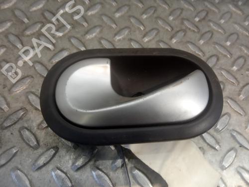 Venstre bagtil invendig håndtag RENAULT CLIO III (BR0/1, CR0/1) [2005-2014]  3220481