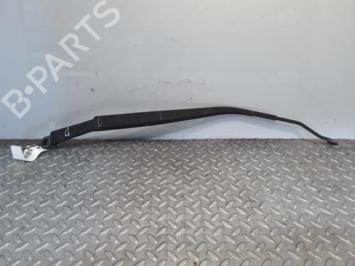 Used Front windshield wiper arm KIA SPORTAGE II (JE_, KM_) 2.0 CRDi (140 hp) 8215799