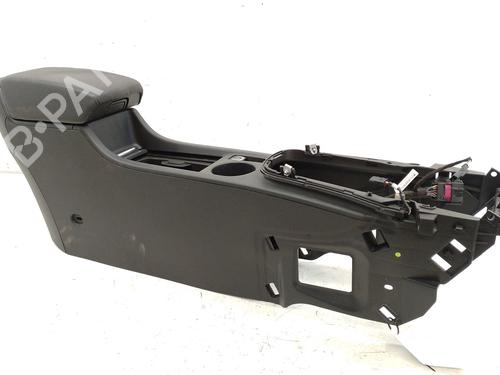 Used Armrest / Center console Armrest / Center console OPEL ASTRA J GTC 2.0 BiTurbo CDTI (08) (194 hp) 35728934 35728934