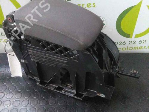 Used Armrest / Center console VW GOLF V (1K1) 1.6 (102 hp) 7154584
