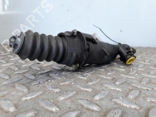 Used Clutch slave cylinder PEUGEOT 406 (8B) 2.0 HDI 110 (109 hp) 14237342