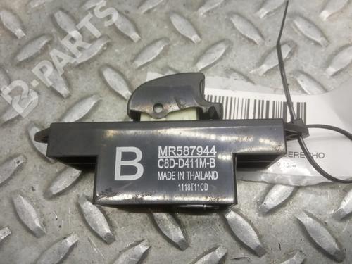 right-front-window-switch-mitsubishi-asx-ga_w_-16-di-d-4wd-mr587944-2009-10566873 main image