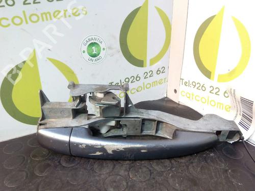 Używane Klamka zewnętrzna drzwi przednich prawych PEUGEOT 207 (WA_, WC_) [2006-2015]  3071633