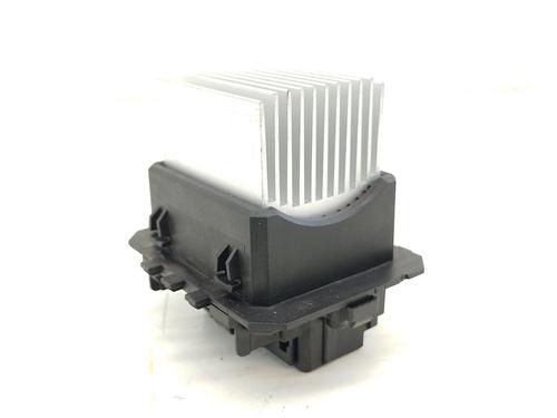 Used Heater resistor PEUGEOT 2008 II (UD_, US_, UY_, UJ_, UR_, UC_) 1.2 PureTech 130 (USHNS, URHNS) (130 hp) 29631660
