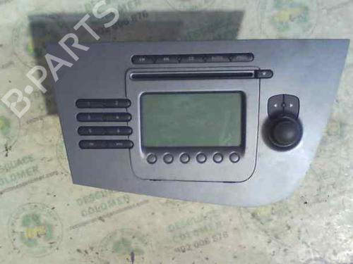 Used Radio SEAT LEON (1P1) 1.9 TDI (105 hp) 3044870