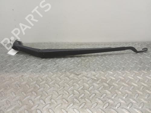 Used Front windshield wiper arm HYUNDAI i30 (GD) [2011-2025]  8587410