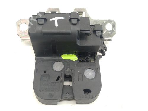 Bagklap lås OPEL INSIGNIA A (G09) 2.0 CDTI (68) (131 hp) 33012927