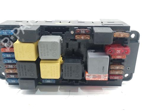 Used Fuse box MERCEDES-BENZ CLK (C209) CLK 320 (209.365) (218 hp) 32138284