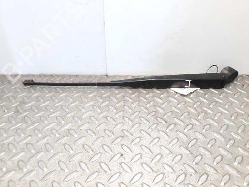 Used Front windshield wiper arm NISSAN TERRANO II (R20) 2.7 TDi 4WD (125 hp) 7052697