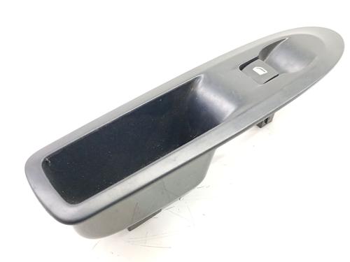 Used Right rear window switch Right rear window switch 39431393 39431393