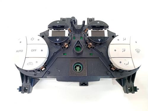 climate-control-fiat-500-312_-2007-36701157 main image