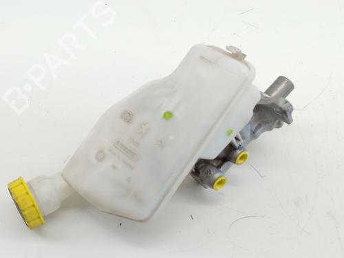 Used Brake master cylinder CITROËN C4 CACTUS 1.5 BlueHDi 100 (102 hp) 30104860