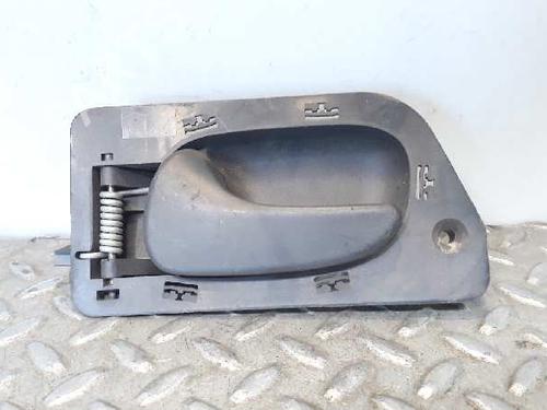 Used Front left interior door handle RENAULT LAGUNA I (B56_, 556_) 1.6 16V (B568, B561) (107 hp) 3221228