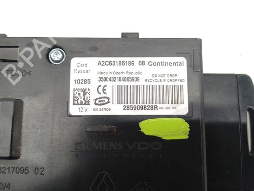 Card reader RENAULT LAGUNA III (BT0/1) 2.0 dCi (BT01, BT08, BT09, BT0E, BT0K, BT12, BT1C, BT1D,... | BP31972033E4