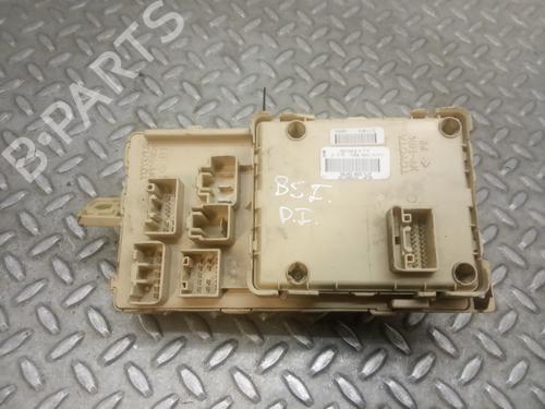 Used Fuse box TOYOTA AVENSIS Saloon (_T25_) [2003-2008]  10546828