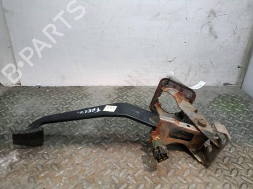 Used Break pedal KIA SORENTO I (JC) 2.5 CRDi 4WD (140 hp) 16699247