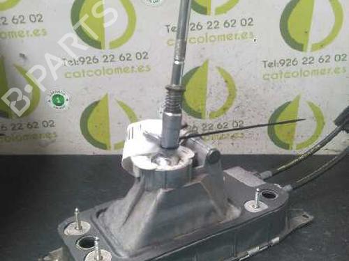 Used Gear lever VW GOLF V (1K1) 1.6 (102 hp) 7432571