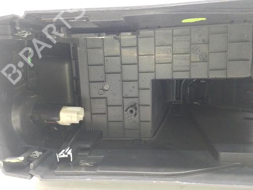 Middle console RENAULT MEGANE III Hatchback (BZ0/1_, B3_) 2.0 dCi (BZ0L) | BP31998550I22 