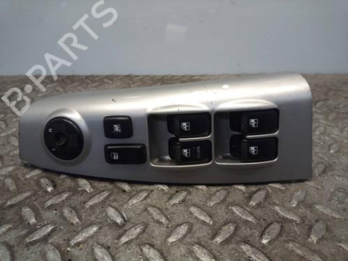 Used Left front window switch KIA SPORTAGE II (JE_, KM_) [2004-2011]  16884825