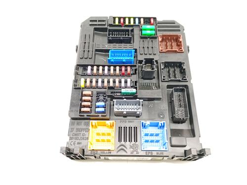Used Fuse box Fuse box PEUGEOT 208 II (UB_, UP_, UW_, UJ_) 1.2 PureTech 100 (101 hp) 40450077 40450077