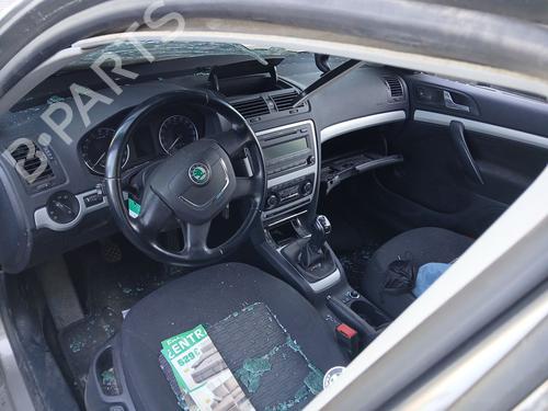 Left front window switch SKODA OCTAVIA II (1Z3) 1.6 TDI | BP38178948I27  - Image 9