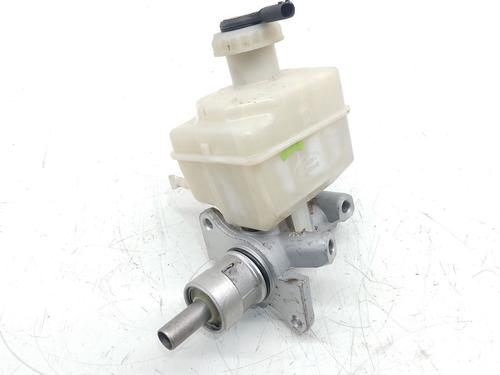 brake-master-cylinder-land-rover-range-rover-sport-i-l320-2005-2006-2007-2008-2009-2010-2011-2012-2013-32028594 main image