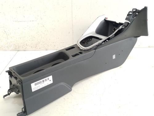 Console central Console central TOYOTA YARIS (_P21_, _PA1_, _PH1_) 1.5 (MXPA11) (125 hp) 34287667 34287667