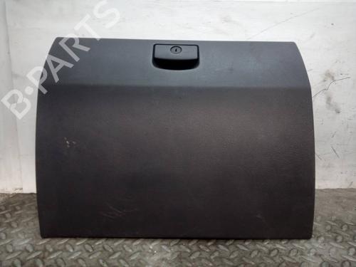 Used Glove box KIA SORENTO I (JC) 2.5 CRDi 4WD (140 hp) 16721402
