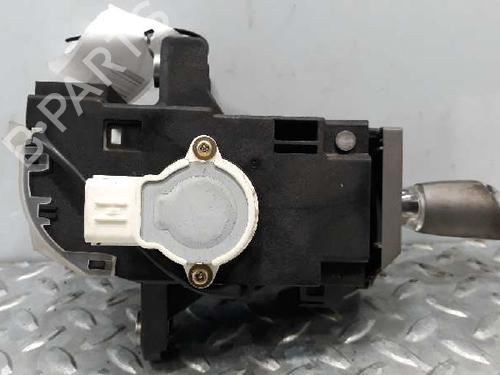 Used Gear lever TOYOTA PRIUS Liftback (_W2_) 1.5 Hybrid (NHW20_, NHW20R) (112 hp) 7432770