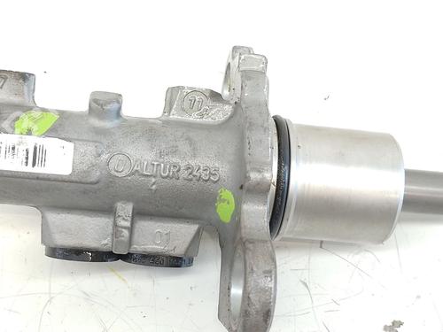 Brake master cylinder VW PASSAT B5.5 (3B3) 1.9 TDI | BP33401073M77 - Image 4