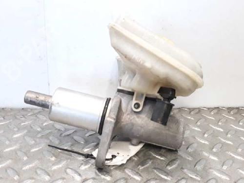 Used Brake master cylinder AUDI A4 B6 (8E2) 2.5 TDI quattro (180 hp) 7186342