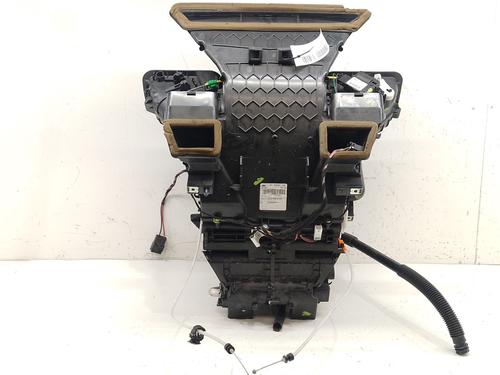 Used Heater matrix box Heater matrix box OPEL VIVARO B Van (X82) 1.6 CDTI (05) (90 hp) 32701240 32701240