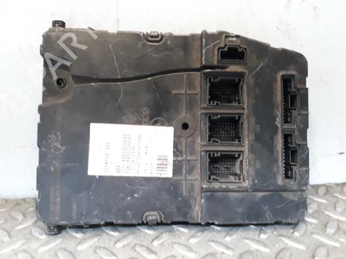 Used Fuse box RENAULT MEGANE II (BM0/1_, CM0/1_) [2001-2012]  3532520