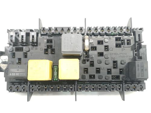 Used Fuse box Fuse box MERCEDES-BENZ CLA Coupe (C117) CLA 200 (117.343) (156 hp) 32530132 32530132