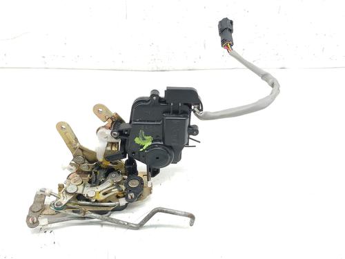 front-right-lock-kia-carnival-grand-carnival-iii-vq-2005-2006-2007-2008-2009-2010-2011-2012-2013-2014-2015-32359138 main image