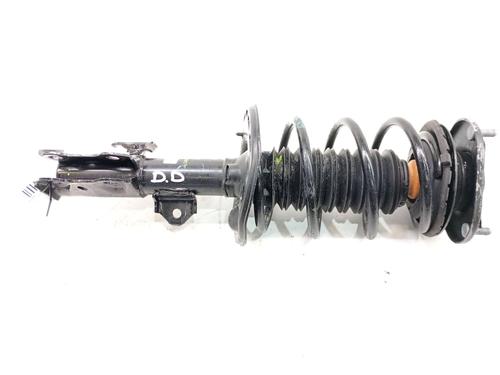 right-front-shock-absorber-toyota-auris-_e18_-2012-2013-2014-2015-2016-2017-2018-2019-40229537 main image