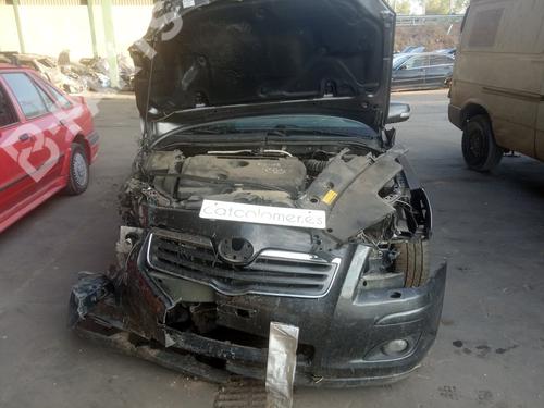 Used Parts TOYOTA AVENSIS Saloon (_T25_)  2.2 D-4D (ADT251_, ADT251R)  1127325