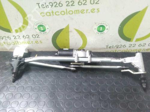 Used Front wiper motor BMW 1 (E87) 118 d (122 hp) 3077316