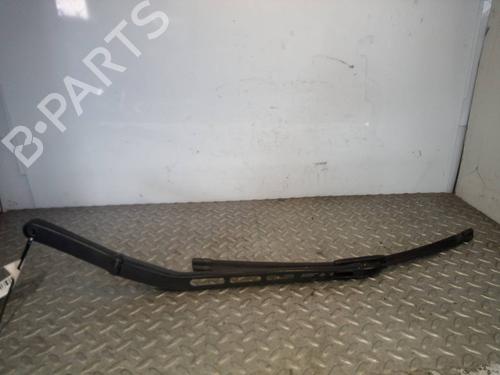 Used Front windshield wiper arm MERCEDES-BENZ CLK (C209) CLK 270 CDI (209.316) (170 hp) 13578689