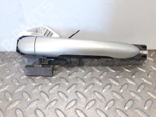 Używane Klamka zewnętrzna drzwi tylnych lewych RENAULT LAGUNA II (BG0/1_) 1.9 dCi (BG08, BG0G) (120 hp) 3068730