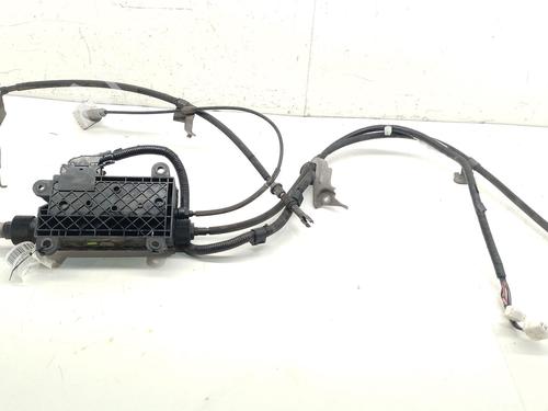 Used Electric handbrake TOYOTA AVENSIS Saloon (_T27_) 2.0 D-4D (ADT270_, ADT270R) (124 hp) 31945126